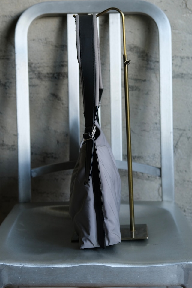 IORI/"Salvatore Ferragamo" one shoulder bag/ nylon/quilting
