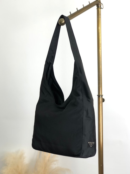 PRADA プラダ ショルダーバッグ ブラック トライアングルロゴ サイド ナイロン ホーボーバッグ gjymbt