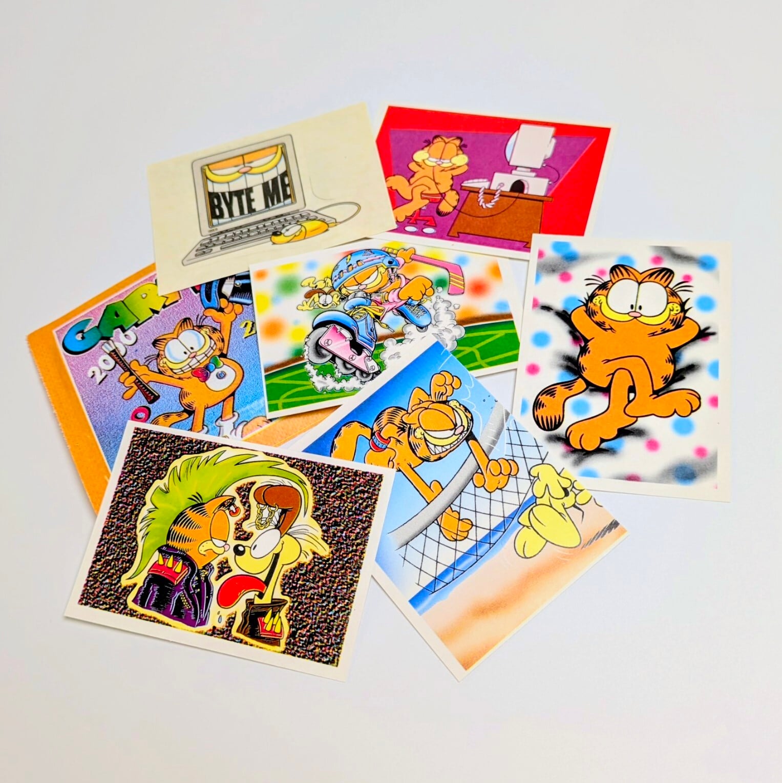 ☆送料無料！☆ VINTAGE 1996【 Garfield（ ガーフィールド ） 】 トレーディングアルバムステッカー 単品 （1個=6STICKER入）〚アメリカン雑貨 アメトイ〛