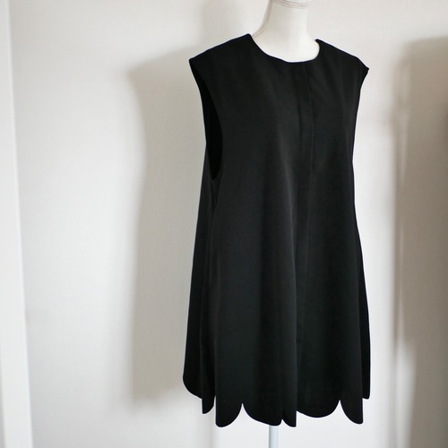 スカラップミドルジレ