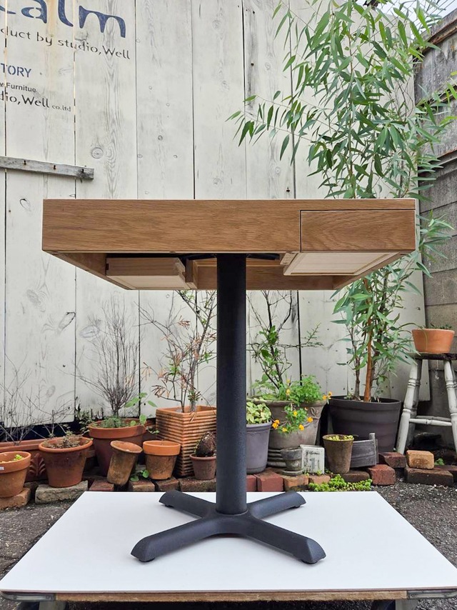 業務用カフェテーブル引出し2杯付き（鉄脚C）　店舗向けアイアンテーブル　700角ホワイトオーク