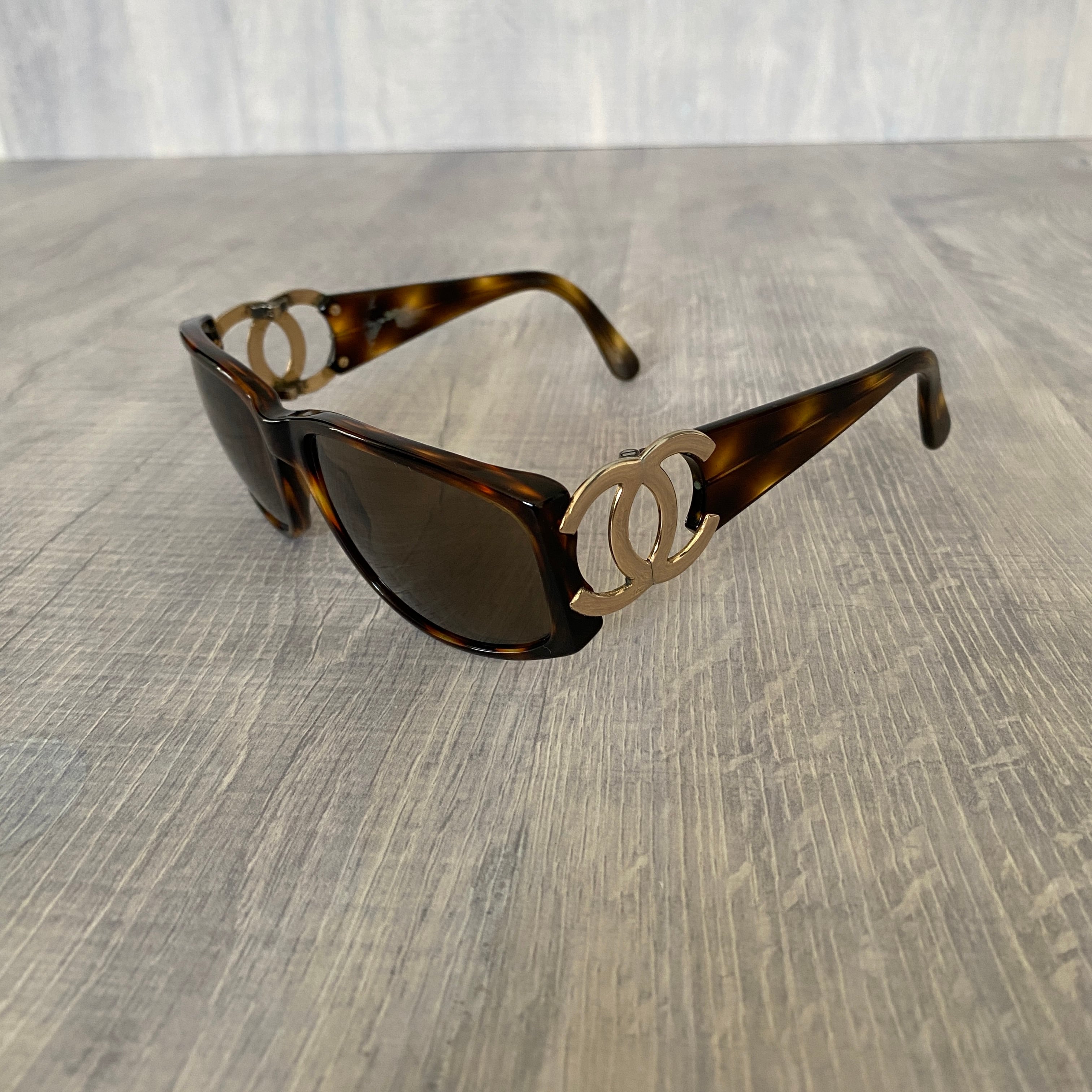 CHANELクリップオン眼鏡用フレーム ココマーク付ブラックサングラス