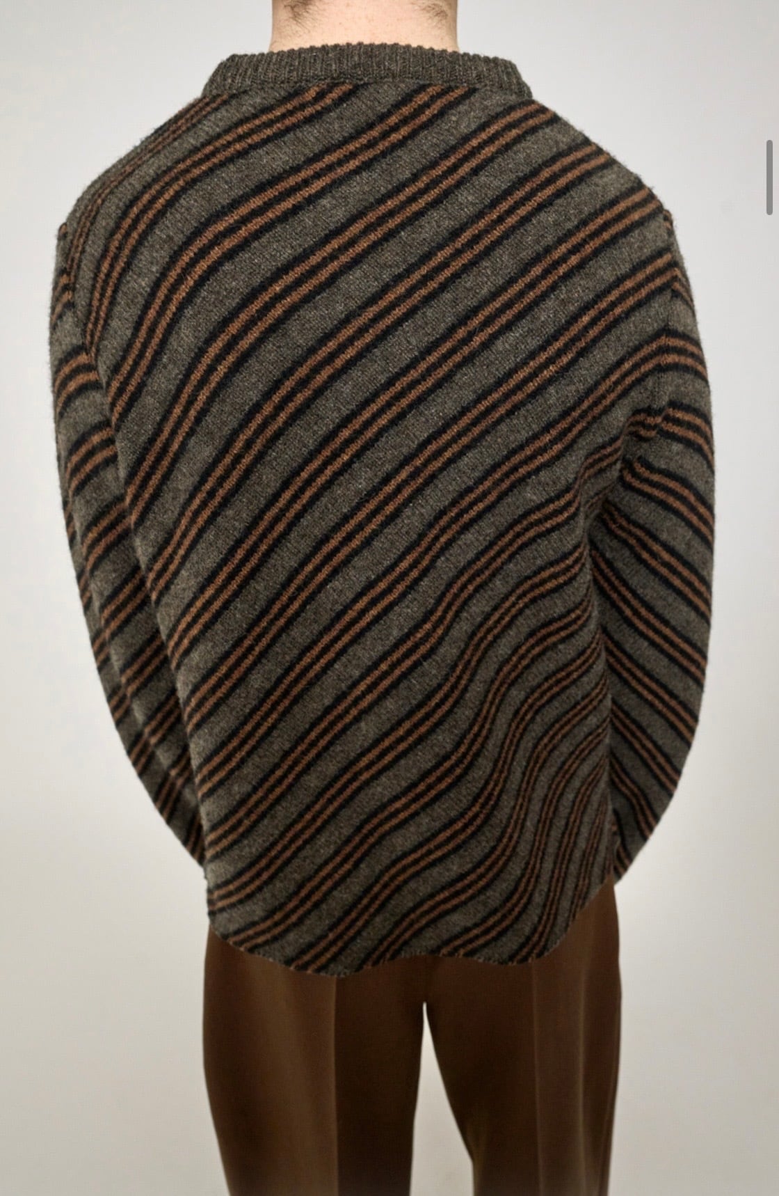 Cristaseya  [DIAGONAL STRIPED SWEATER]