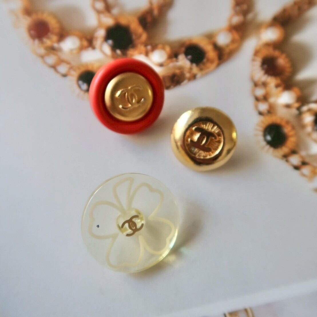 VINTAGE CHANEL BUTTON】ゴールドフレーム バックインパクト ココ