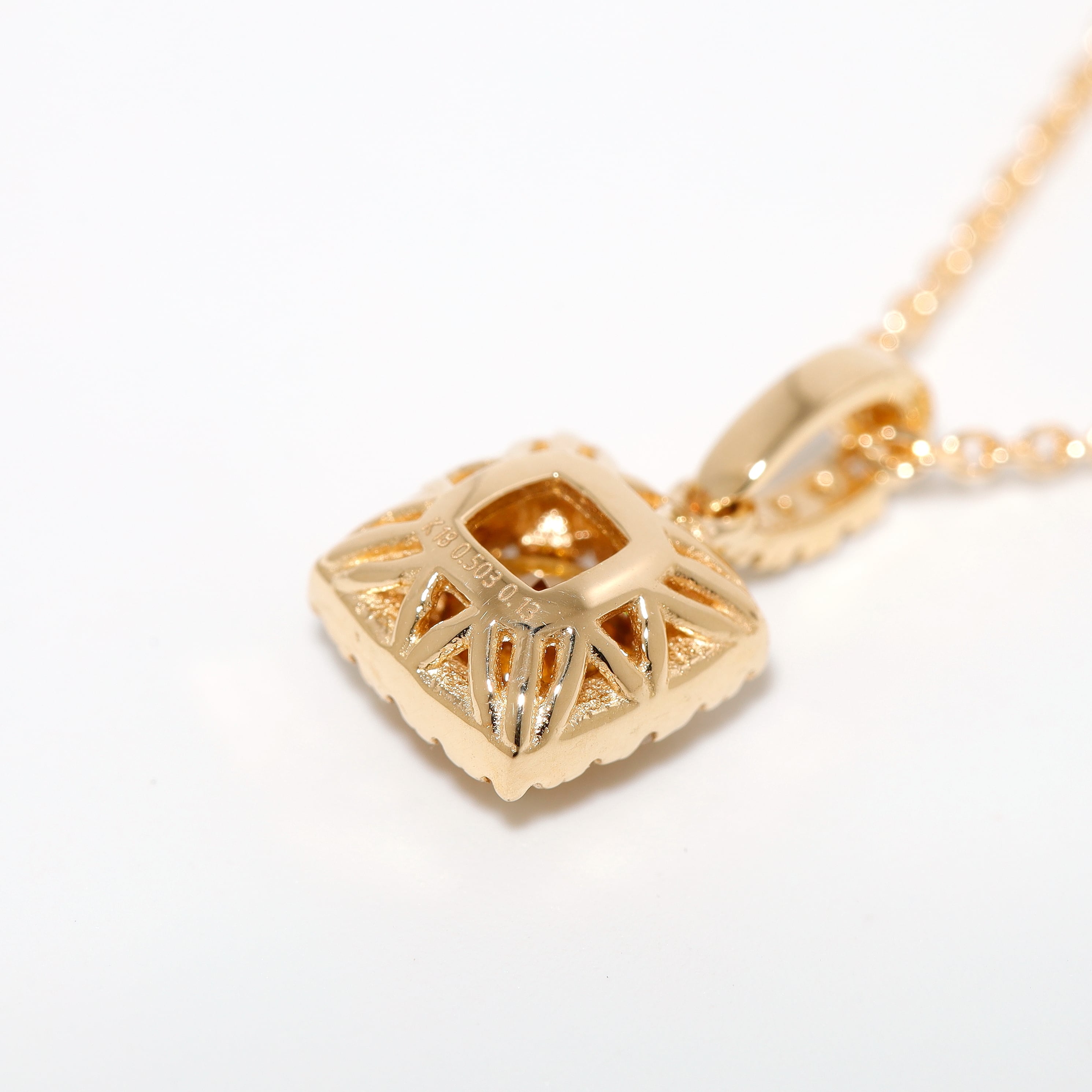 k18ファンシーデープイエローダイヤモンドペンダントネックレス