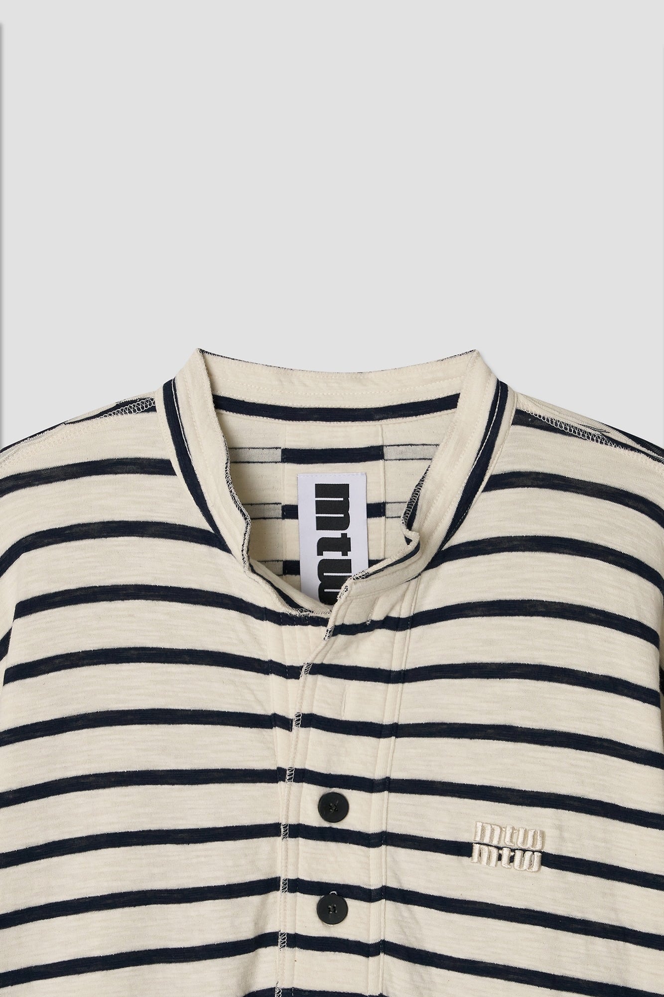 ☆NCT WISH リク 着用！！【MTW】Wide Cropped Henley Shirt | もごつ