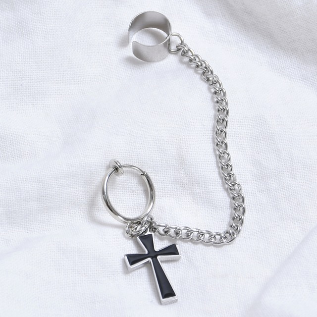 ブラッククロス イヤーカフイヤリング