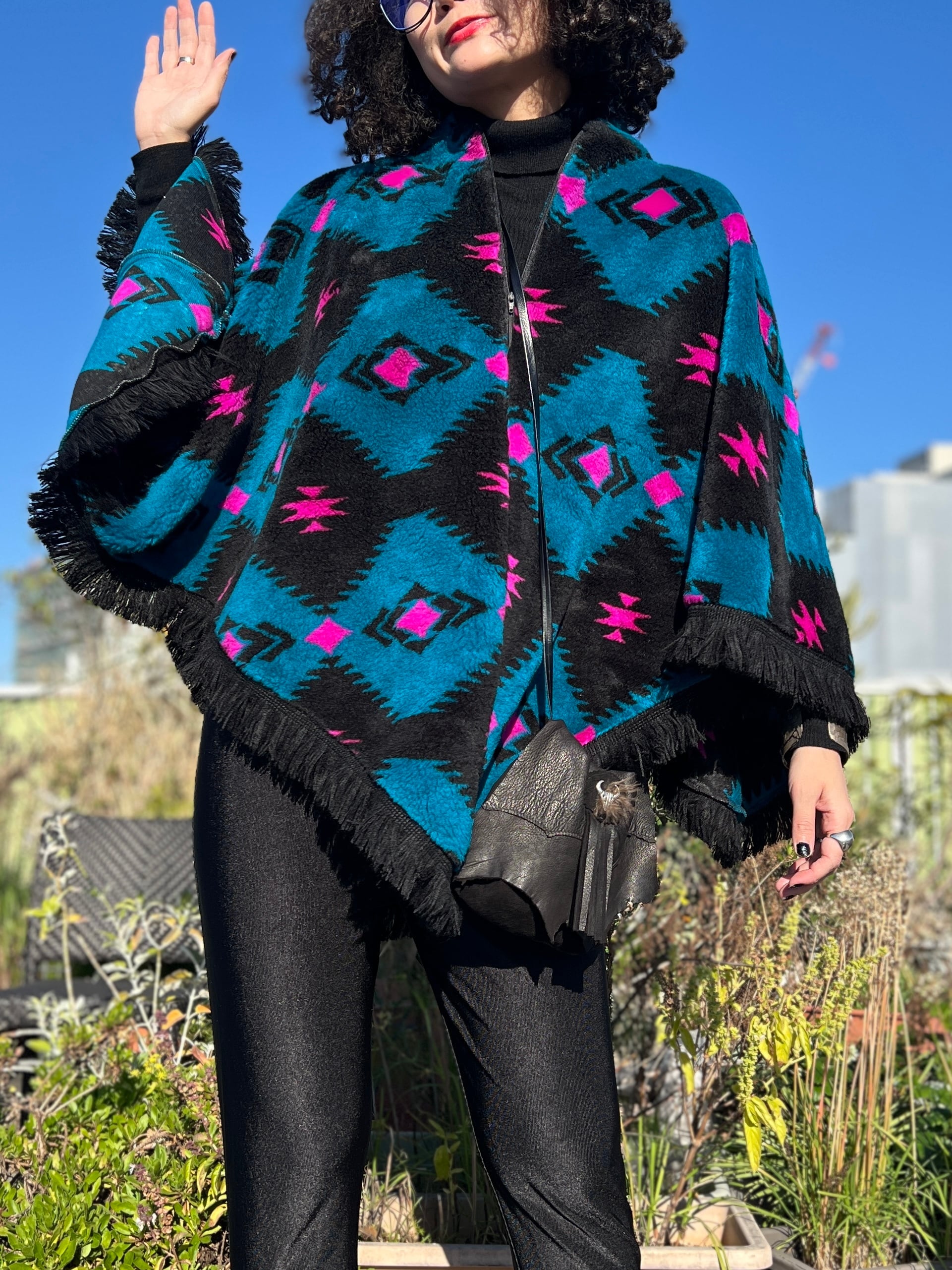 Vintage black × blue pink native × fringe fleece poncho ( ヴィンテージ ブルー × ピンク × ブラック フリンジ ポンチョ