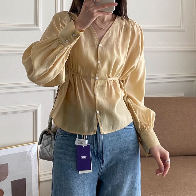 レディース トップス シャツ ブラウス 前開き 長袖 Vネック 襟なし ノーカラー ウエストマーク ウエストリボン ハイウエスト 透け感 ボタン 薄手 かわいい 大人可愛い きれいめ シンプル カジュアル 上品 おしゃれ レトロ こなれ感 ラフ ガーリー ルーズ 個性的 モード系 エレガント モダン 主役級 存在感 とろみ感 抜け感 ラブリー キュート ロマンティック 春 デート お出かけ 旅行 公園 女子会 休日 ホテル ショッピング お花見 カフェ コーデ 普段使い モテ 清楚 ゆる フリーサイズ