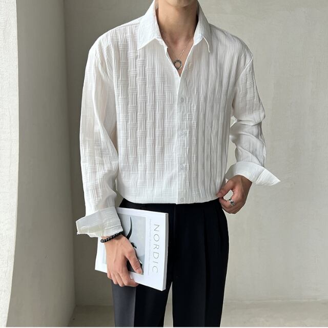 【予約販売】シャツ 長袖 シンプル 無地 型押し 模様 ベーシック モノトーン メンズ ホワイト ブラック カジュアル シック 結婚式 フォーマル こなれ感 お洒落 韓国 トレンド 春 秋 M/L/XL/2XL