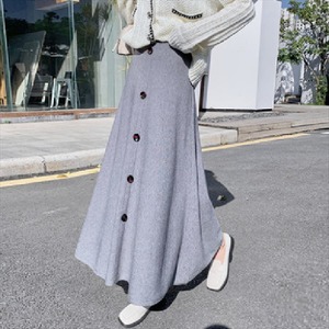 【送料無料】 ロングスカート 3色 スカート マキシ ロング ロング丈 アンクル丈 マキシ丈 フレア Aライン シンプル ニット かわいい 大人可愛い カジュアル おしゃれ お洒落 レトロ こなれ感 コンサバ系 ラフ 抜け感 無地 冬 30代 40代 レディース 女性用 ママ ママ服 お出かけ 休日 お茶会 女子会 授業参観 着回し 普段使い 重ね着 韓国 韓国系 ファッション コーデ スタイル 楽ちん あったか 暖かい 体型カバー 定番 プチプラ 着痩せ ゆる ホワイト ブラック グレー ベージュ