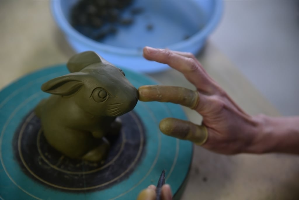 卓上飾り瓦 瓦のウサギ -lucky rabbit- | Ibushi Gallery 瓦廊｜淡路島