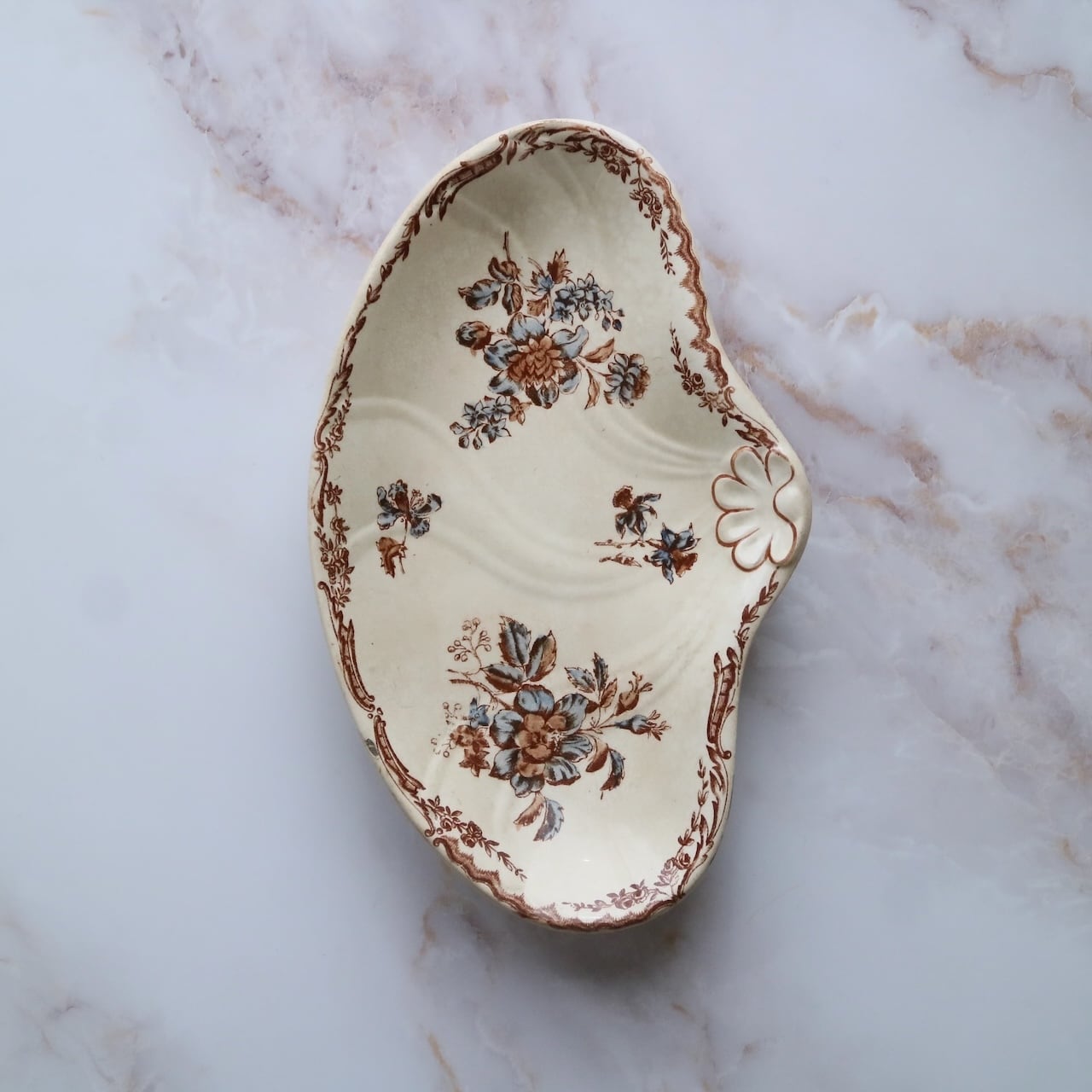 【美品】 フランスアンティーク 薔薇 ラヴィエ サラン窯 プレート 小皿 フランスアンティーク 薔薇 ラヴィエ サラン窯 プレート 小皿