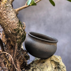 やちむん FUCLAY 植木鉢 鉢 FUCLAY black 釉薬  沖縄県今帰仁の窯 やちむん 植物 沖縄  【fuc_pot-39】