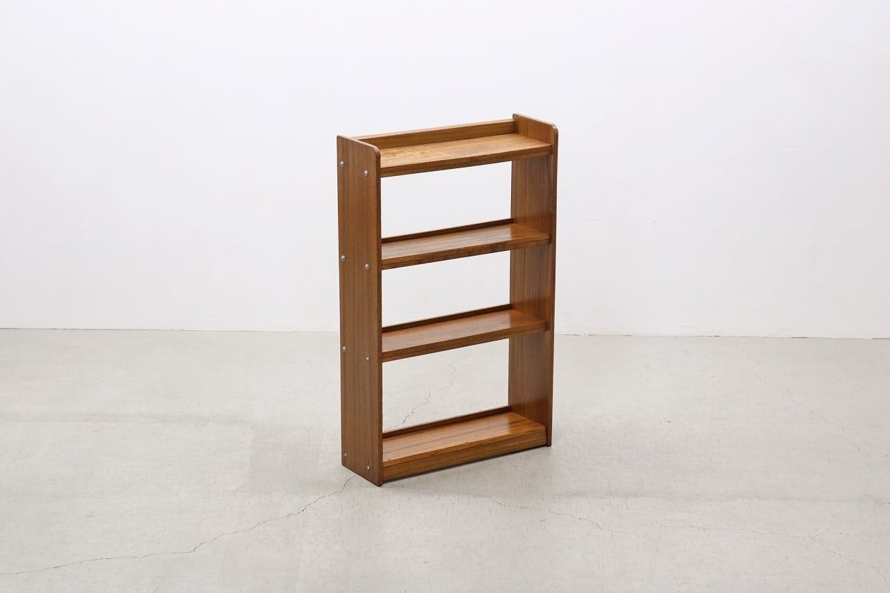 アンティーク 本棚 書棚 無垢材 無塗装 ラワン 古家具 昭和レトロ 昭和レトロ 棚板が取り外しできるラワン材製の書類棚(収納棚