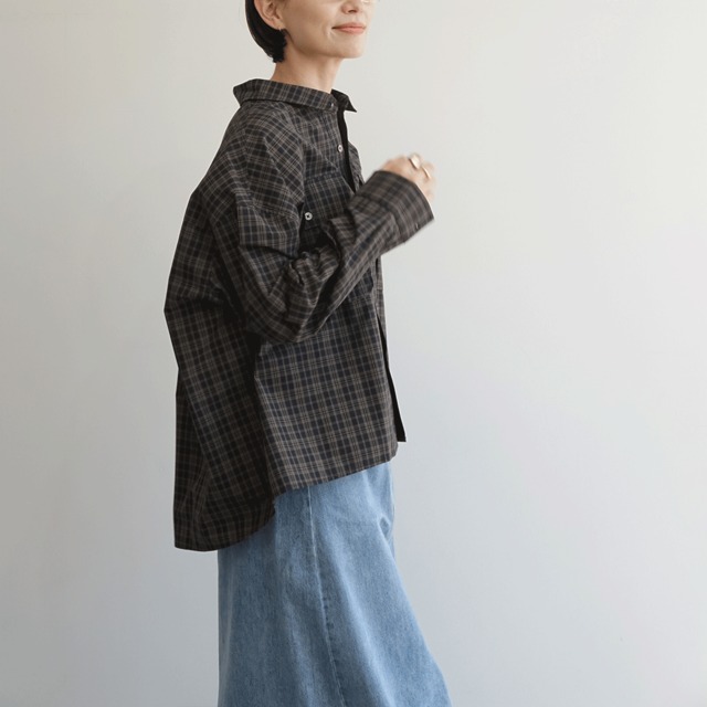 クロップドオーバーチェック柄シャツ