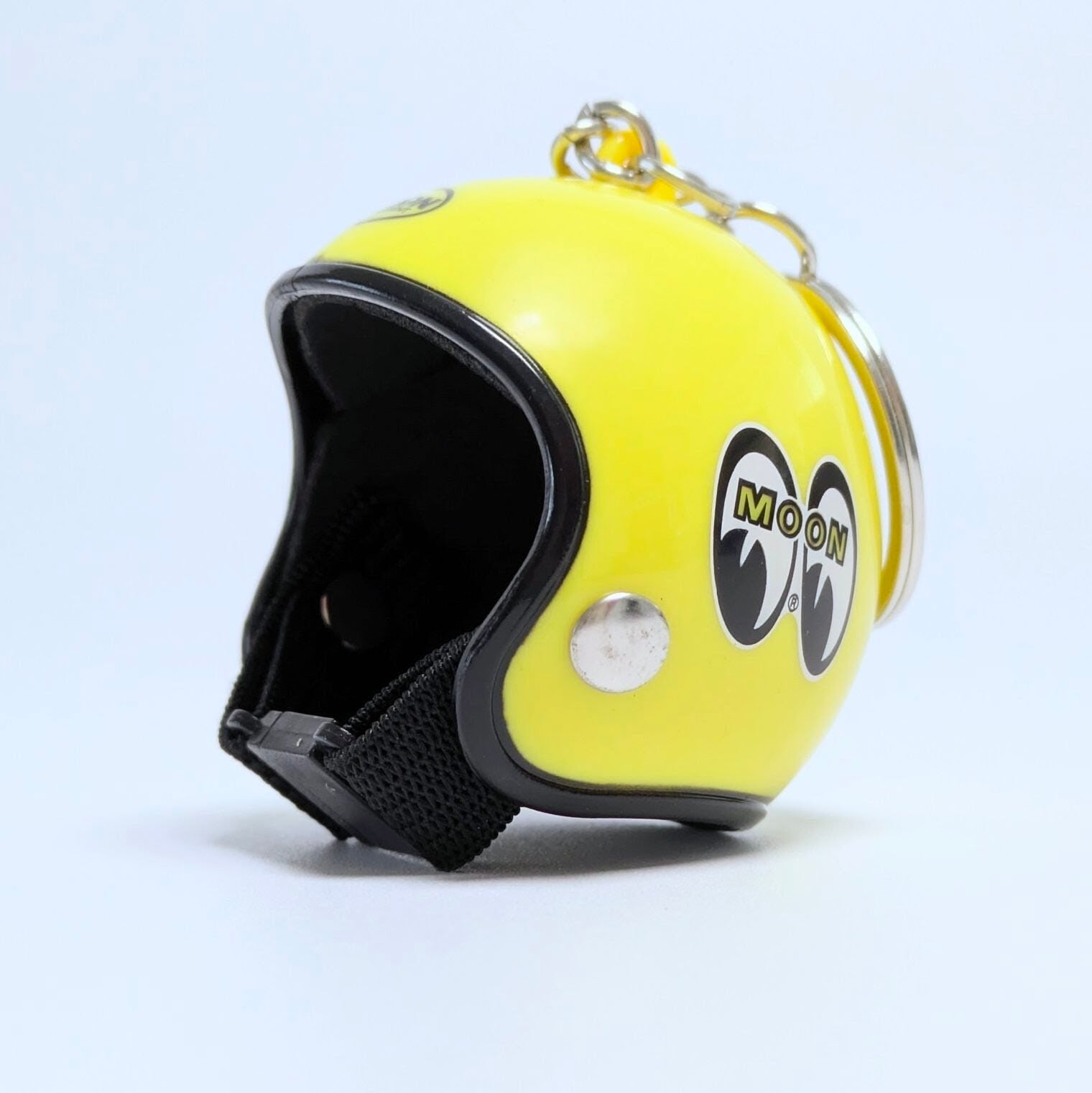 【 MOONEYES 】 MOON ヘルメットキーホルダー / バイクヘルメット / ホットロッド〚アメリカン雑貨 アメトイ〛