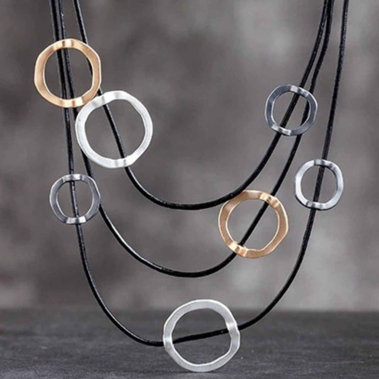 Circle Triple Strand Choker Necklace / サークル トリプル ストランド チョーカー ネックレス