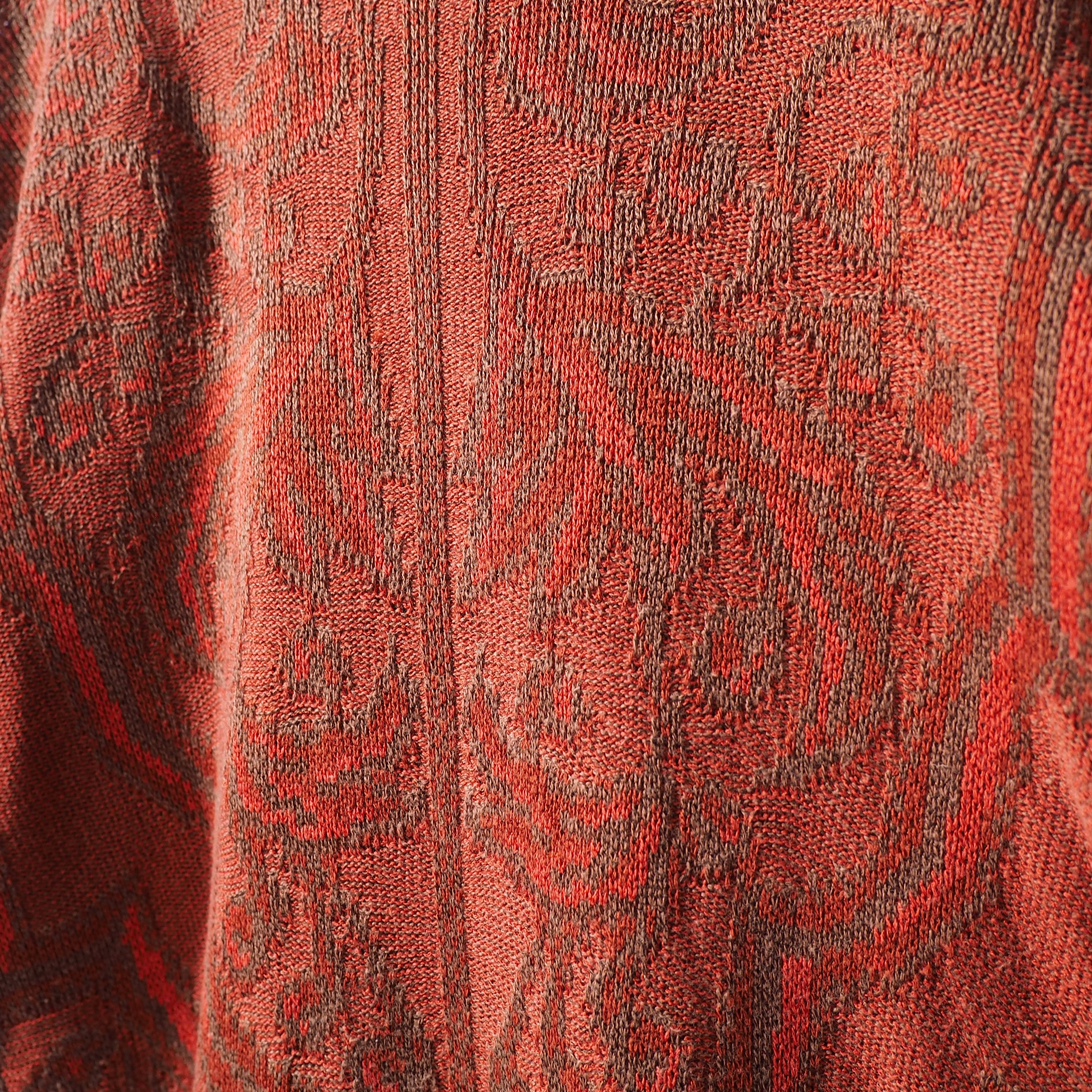 1980s Beautiful geometric patterns Embbossed vintage knit Polo