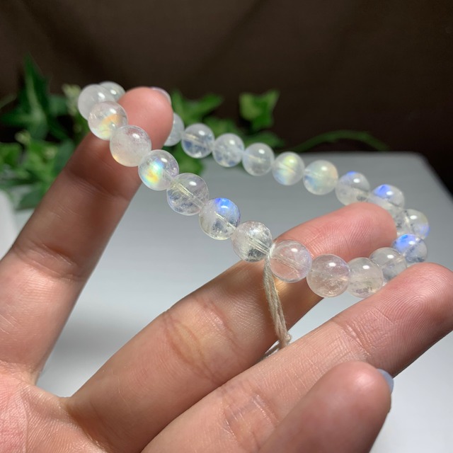 透明度高く美シラー・ホワイトラブラドライト