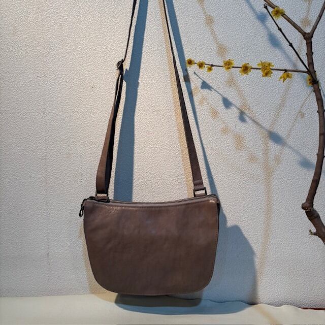 B.stuff 新型☆ちょっと小さめナイロンコンビボディバッグ | TAKITA 靴