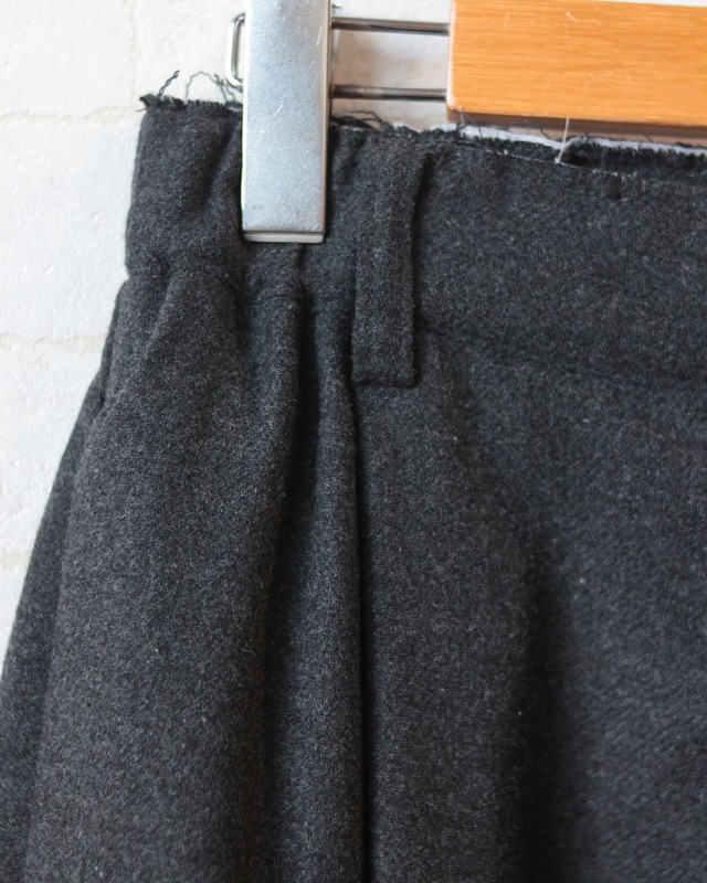 【hunch】フランネルタックパンツ　(251250)