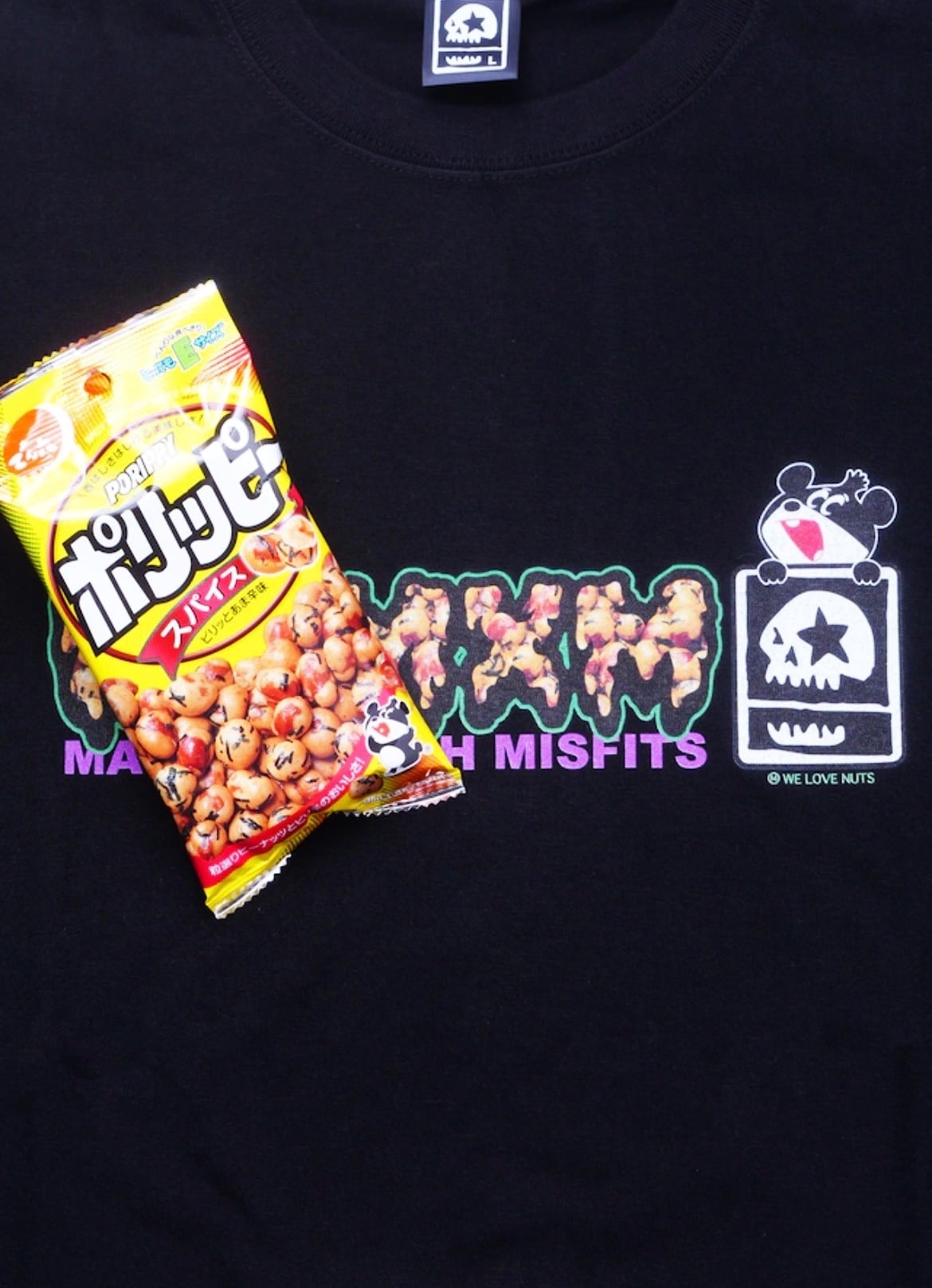 でん六 x MxMxM “WE LOVE NUTS” TEE (エアーフレッシュナー付き