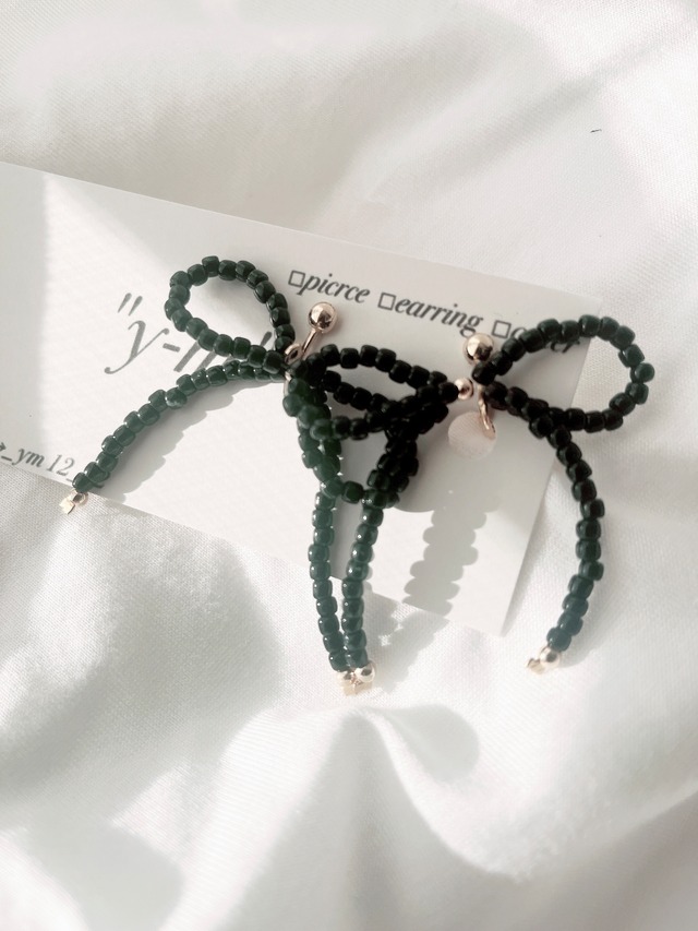 ブラックビーズのリボン