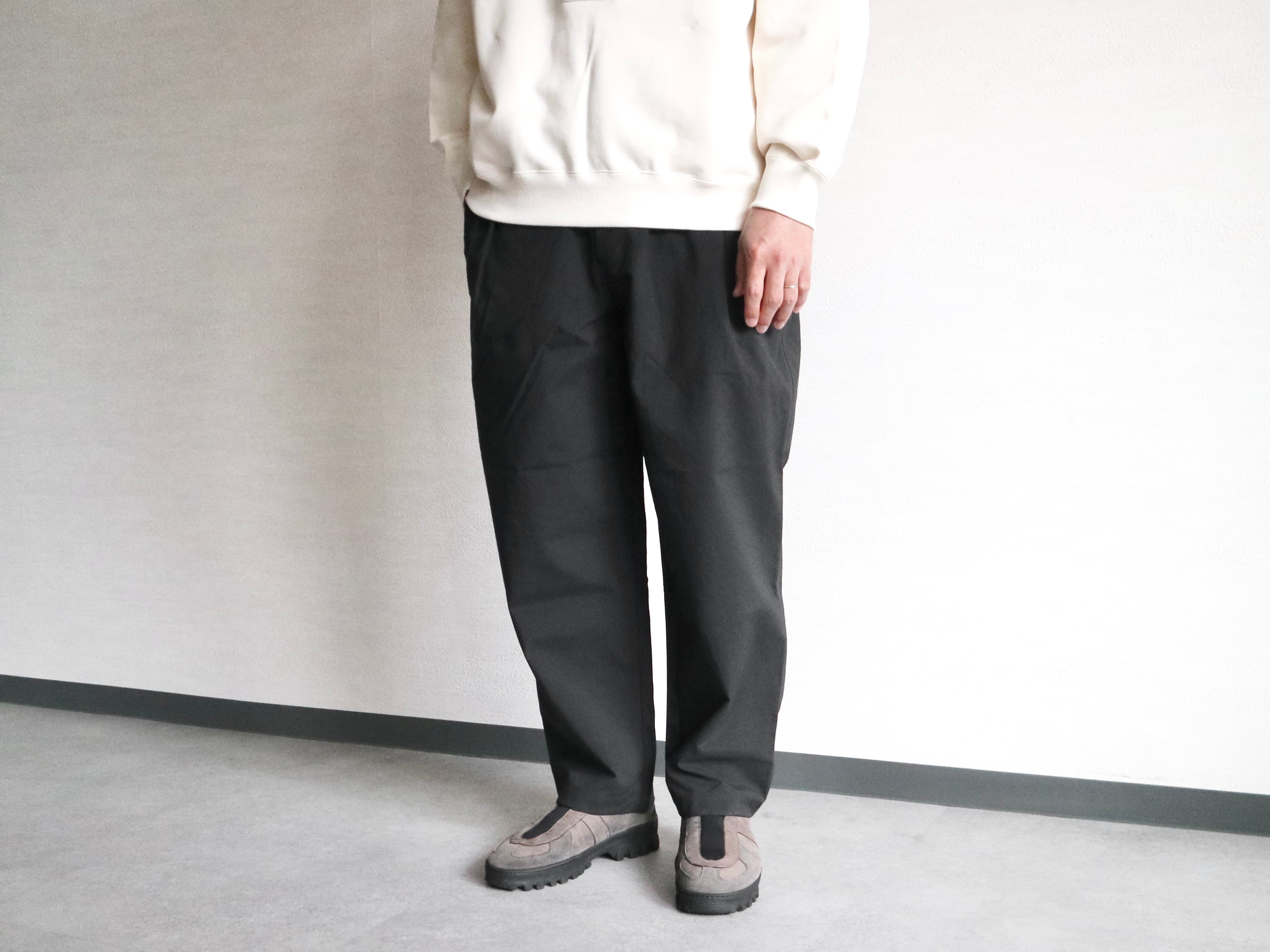 STILL BY HAND スティルバイハンド】TASLAN NYLON MIDDLE WIDE STILL BY HAND スティルバイハンド】TASLAN NYLON MIDDLE WIDE