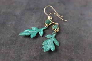 ヨモギ ピアス/イヤリング