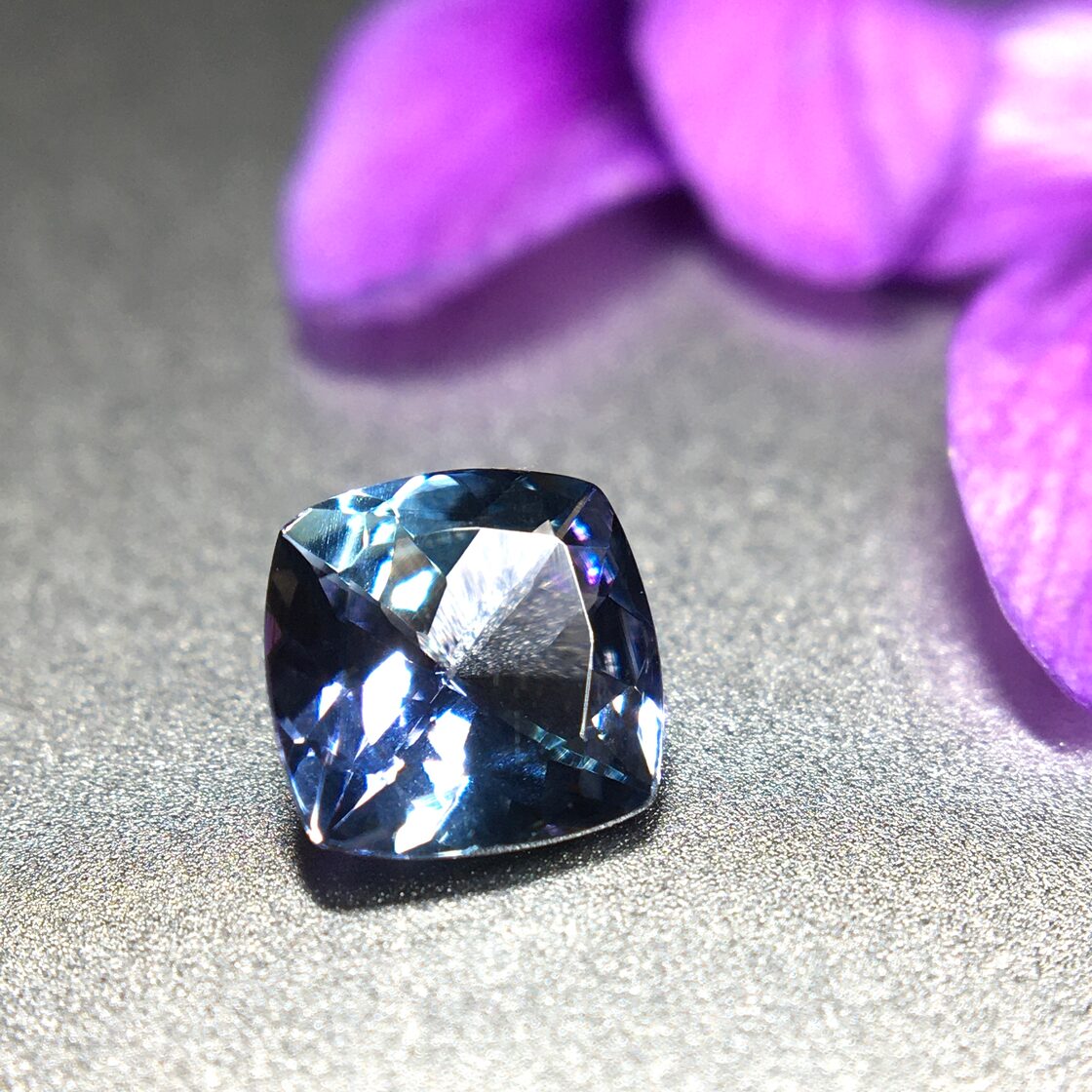 上品な蒼翠色の煌めき 0.5ct UP 天然 非加熱 タンザナイト | Pay ID