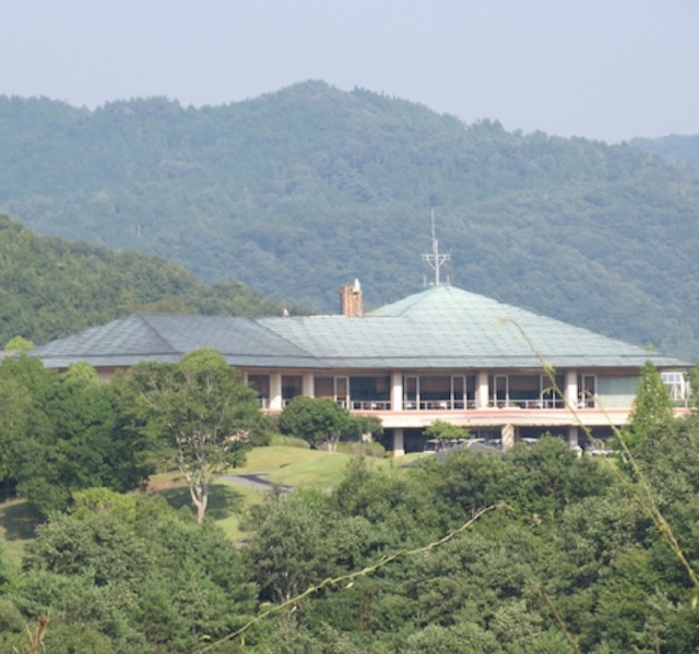 【兵庫県】ストークヒルゴルフクラブ 全日４名様利用券（昼食付）