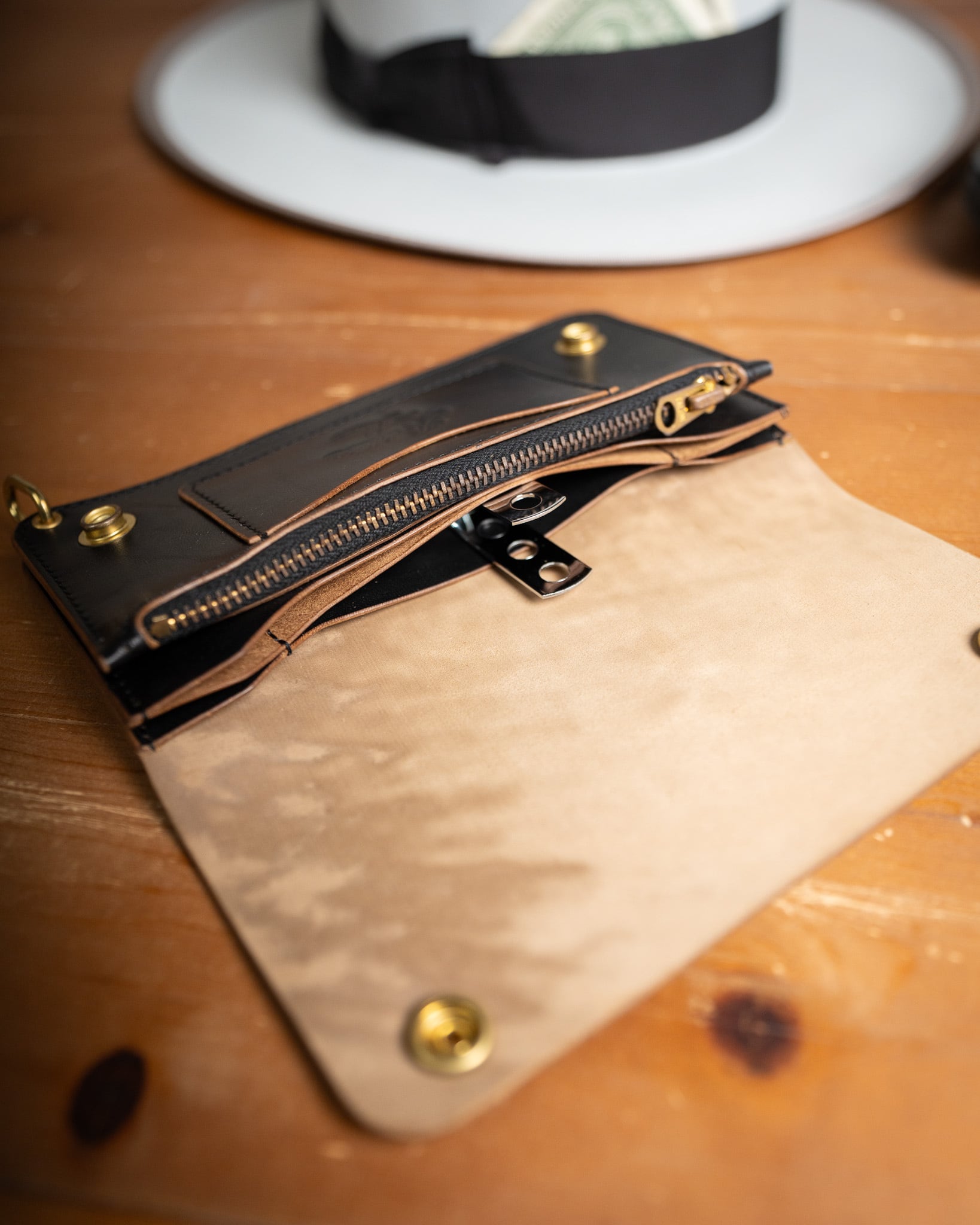 Additive and Line】Tracker Wallet TW-004 Maryam Horse Butt 3層