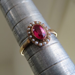 ヴィンテージ　K18 芥子パール取り巻き合成ルビーリング