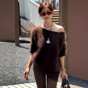 オフショルダー エアリーニットプルオーバー T175