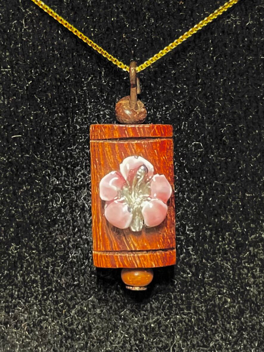 8) 勇気!成長!強靭な心!聖なる神木「カウアイ・レムリアン・コアウッド」ピンク・ハイビスカスPT