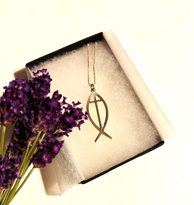 Fish Cross Necklace (SILVER)～シンプルで個性が光るクロスネックレス～