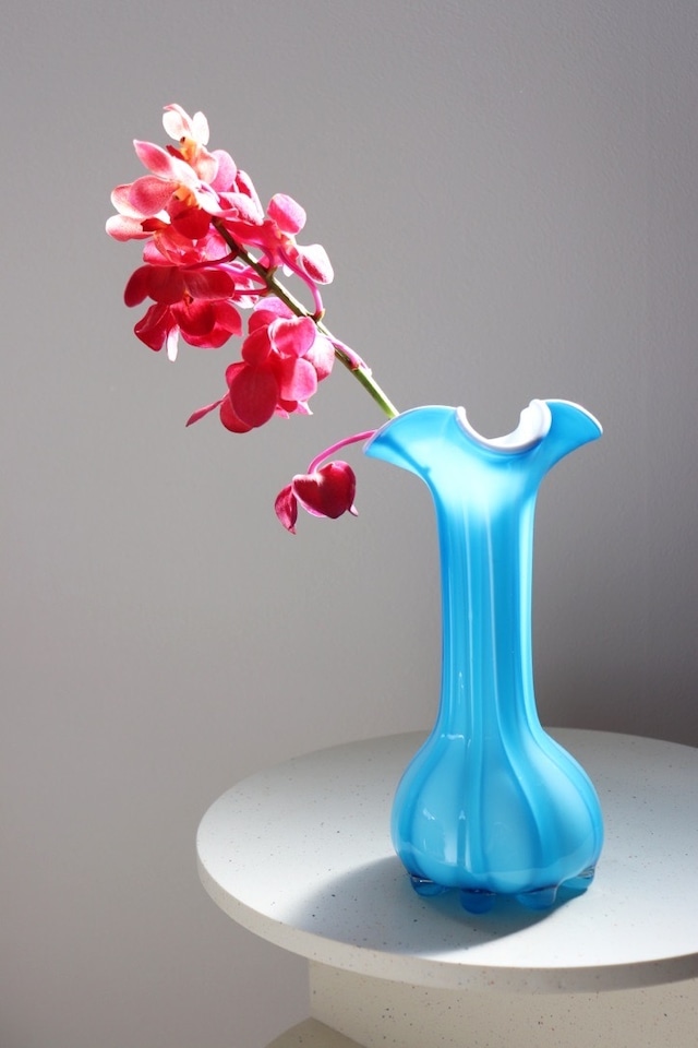 Blue frill vase
