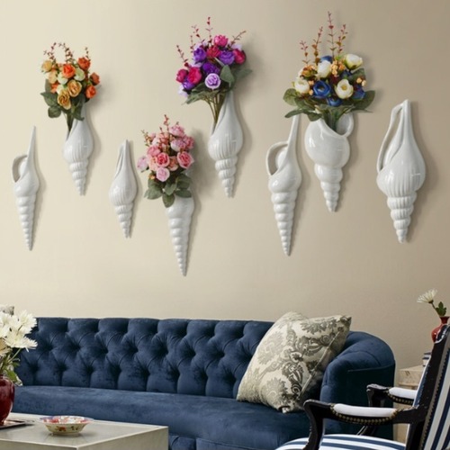 壁掛け花瓶 貝殻 ホワイト 陶器 ウォールベース 巻貝 コンク シェル インテリア 花器 壁面装飾 マリン 海 ナチュラル モダン