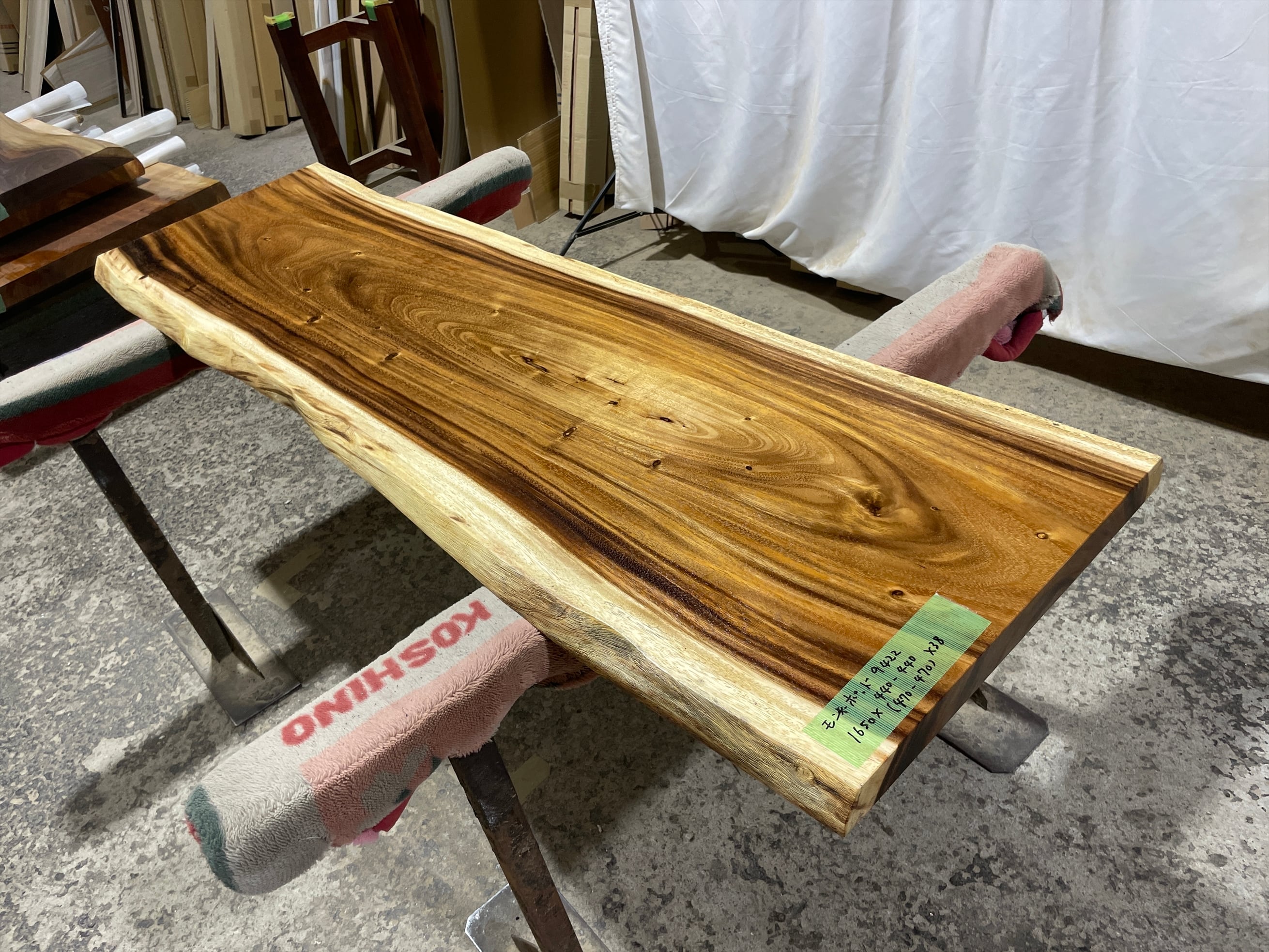 ローテーブル | 銘木無垢材一枚板の来宝綜合銘木工業株式会社