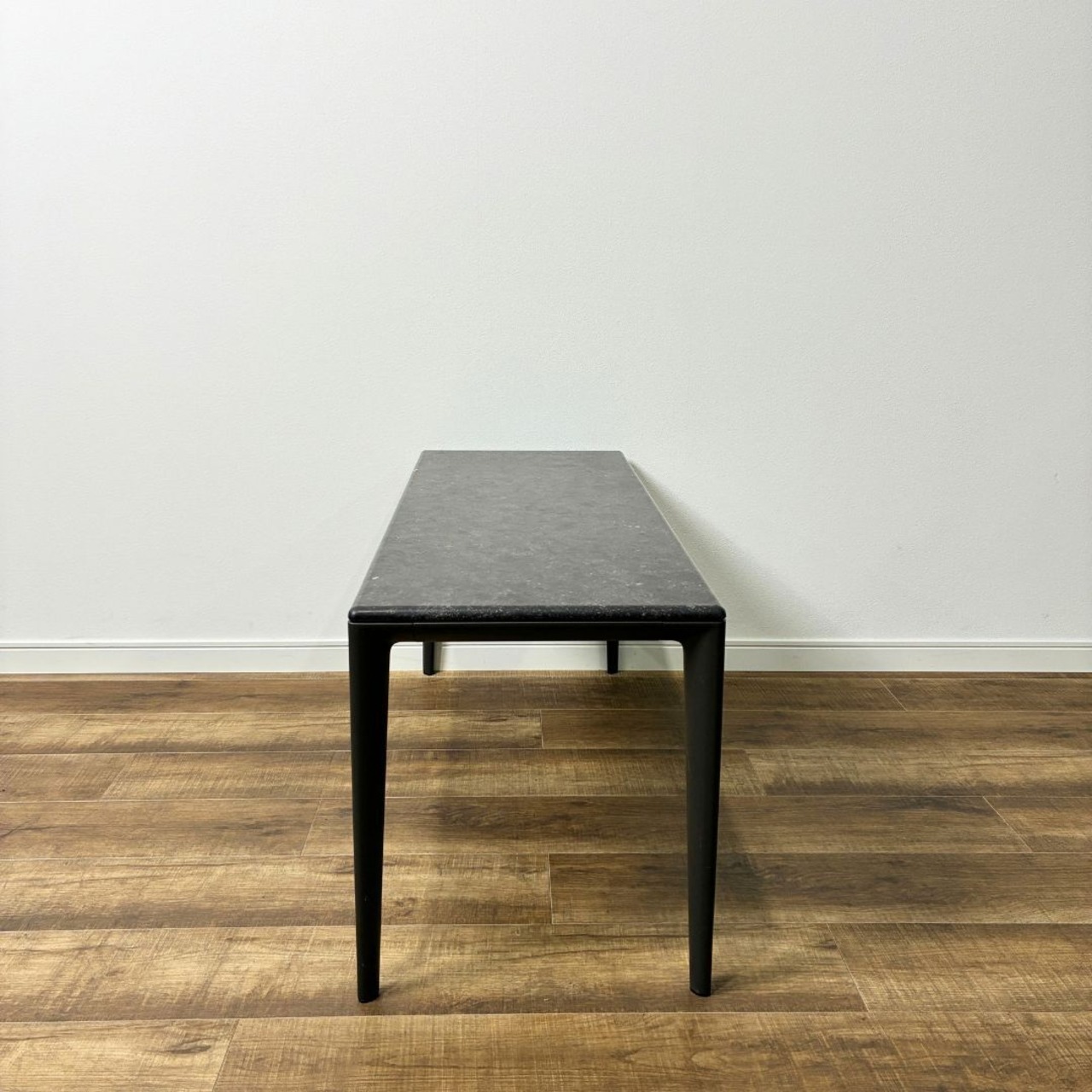 arflex ERA living table アルフレックス eraリビングテーブル ERA-0903 ターキッシュグレー 920幅 大理石 ローテーブル センターテーブル デザイナーズ家具 モダンブラック系【中古】【200サイズ】