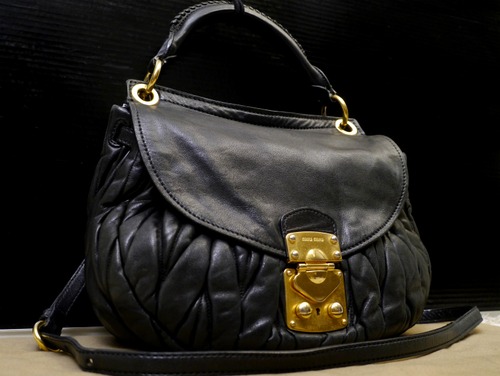 ◆miumiu ミュウミュウ MATELASSE マトラッセ ハンド&ショルダー2way レザートート バッグ 黒◆ 独特なギャザーがmiumiuらしい定番モデル♪