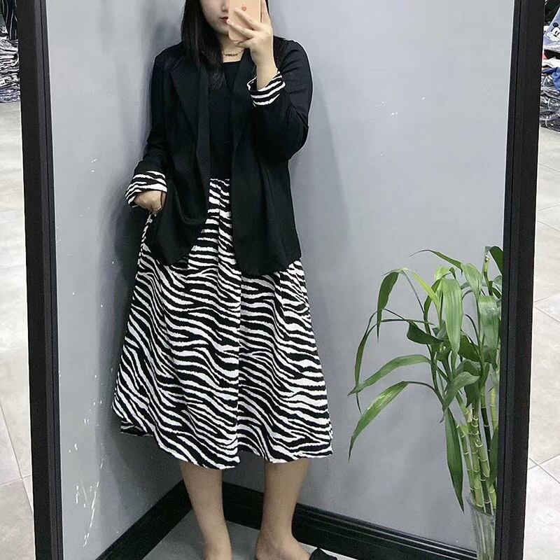 2020年の新しい秋のファットmmスーツは薄く、プラスサイズの女性用ドレス、ツーピーススーツ、女性用スカート、年齢を減らす ミックスインファッション18498974542