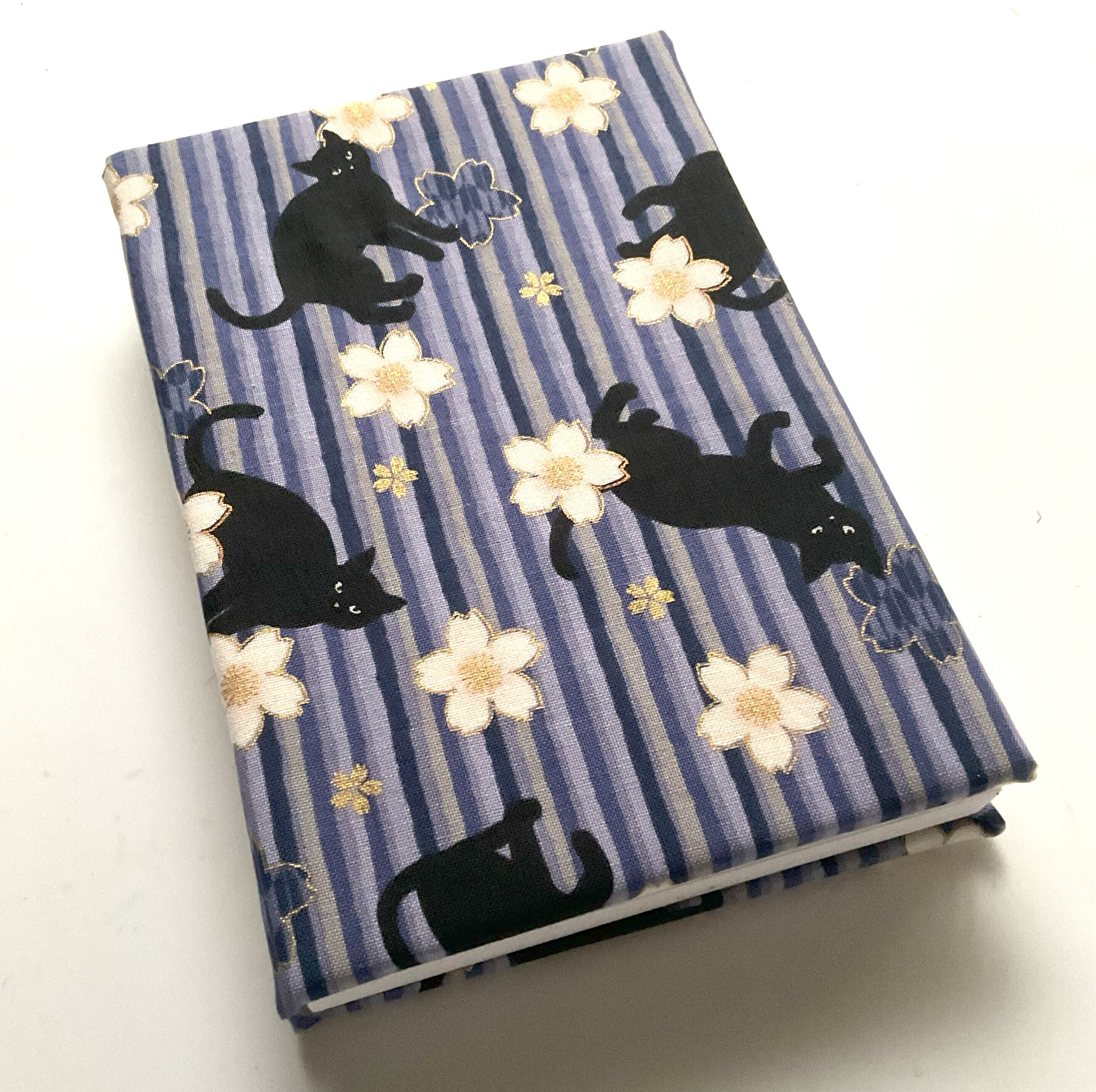 御朱印帳【布×木】「黒猫×白桜」小判