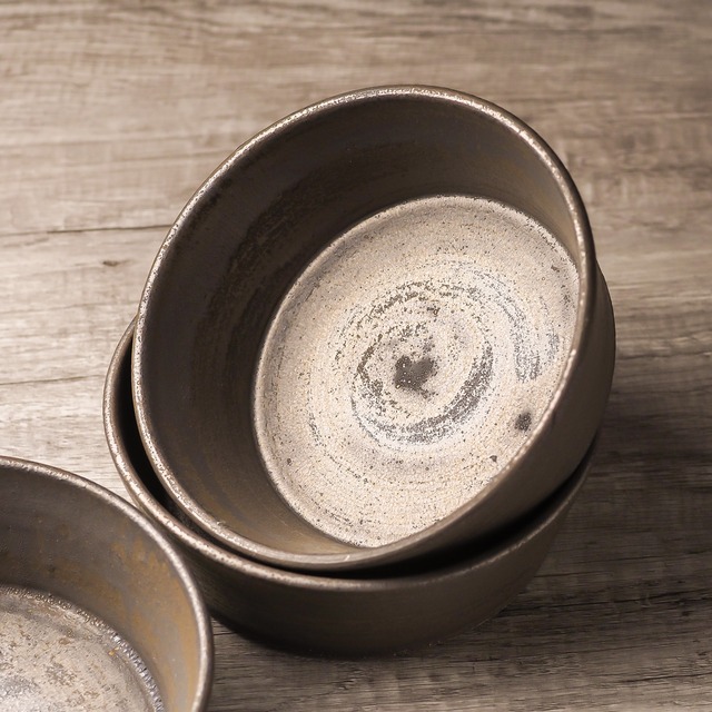 鉄錆 6寸切立鉢／吉永哲子