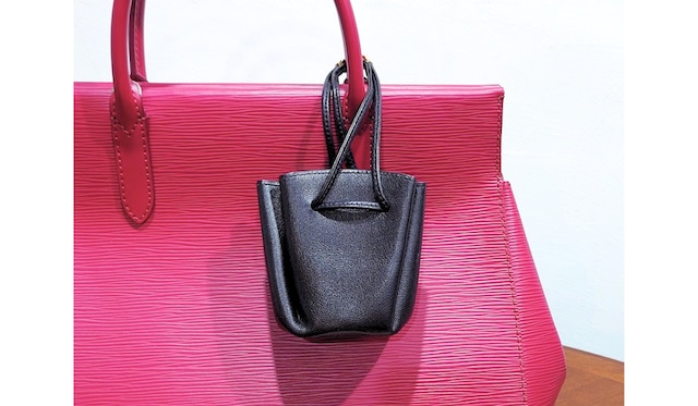 HERMES エルメス ヴェスパ ポーチ 巾着 ドローストリング ミニポーチ バッグチャーム レザー ブラック 黒 ◻︎B刻印 1998年製 G金具