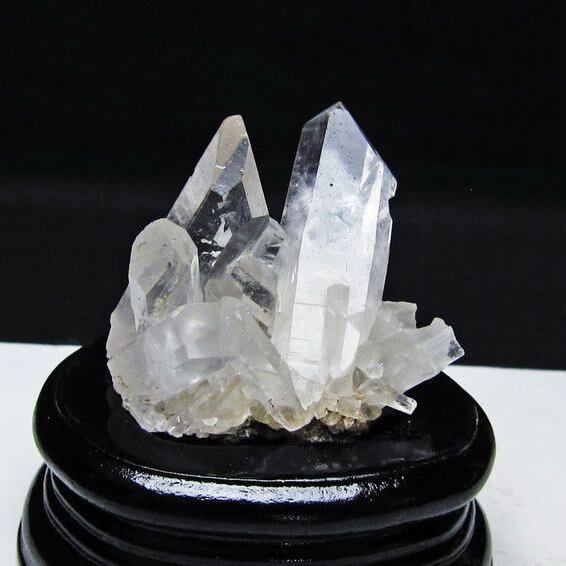 水晶 クラスター マダガスカル産 台座付属 水晶 原石 一点物 172-4366