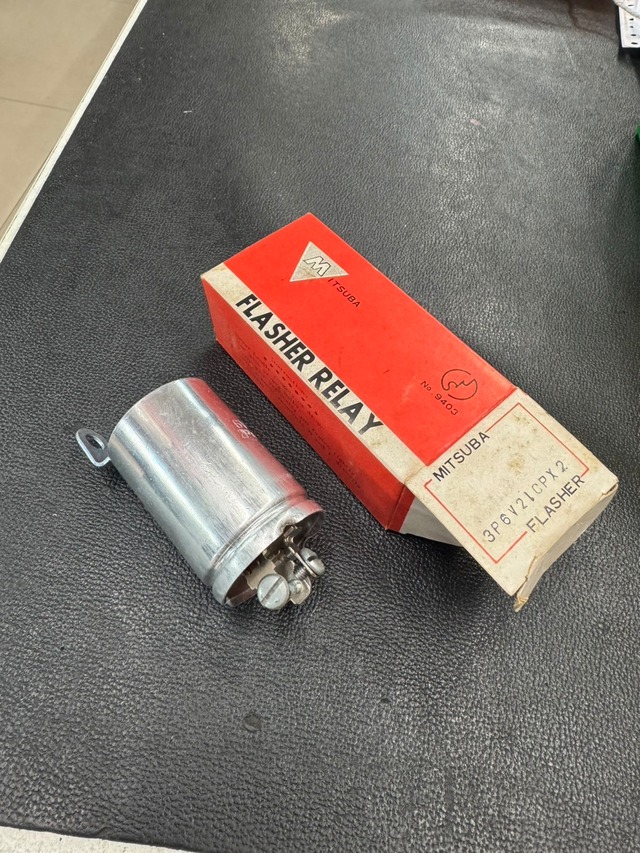 「6V車種用　ウィンカー・リレー（3P6V21CPX2）　社外品（MITSUBA）」