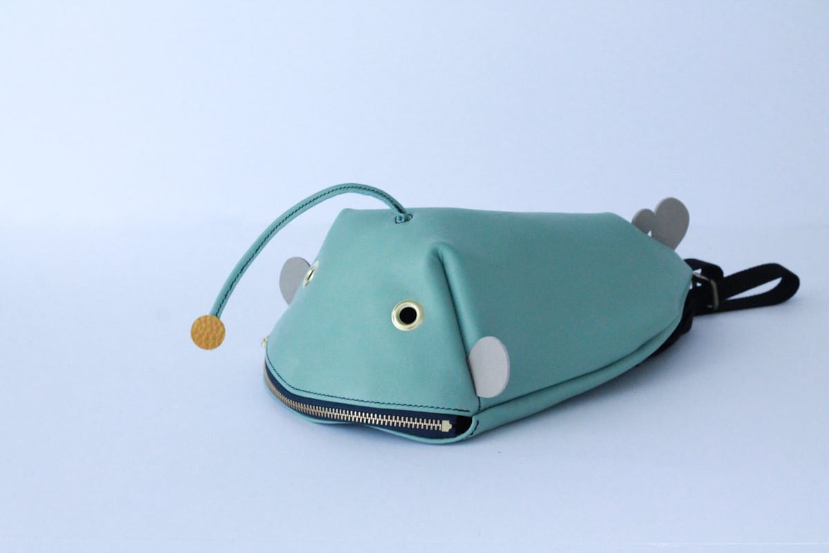 かばんばか チョウチンアンコウ ショルダーバッグ ボディバッグ 26371bf5471fa54fc5fda62f0d5474