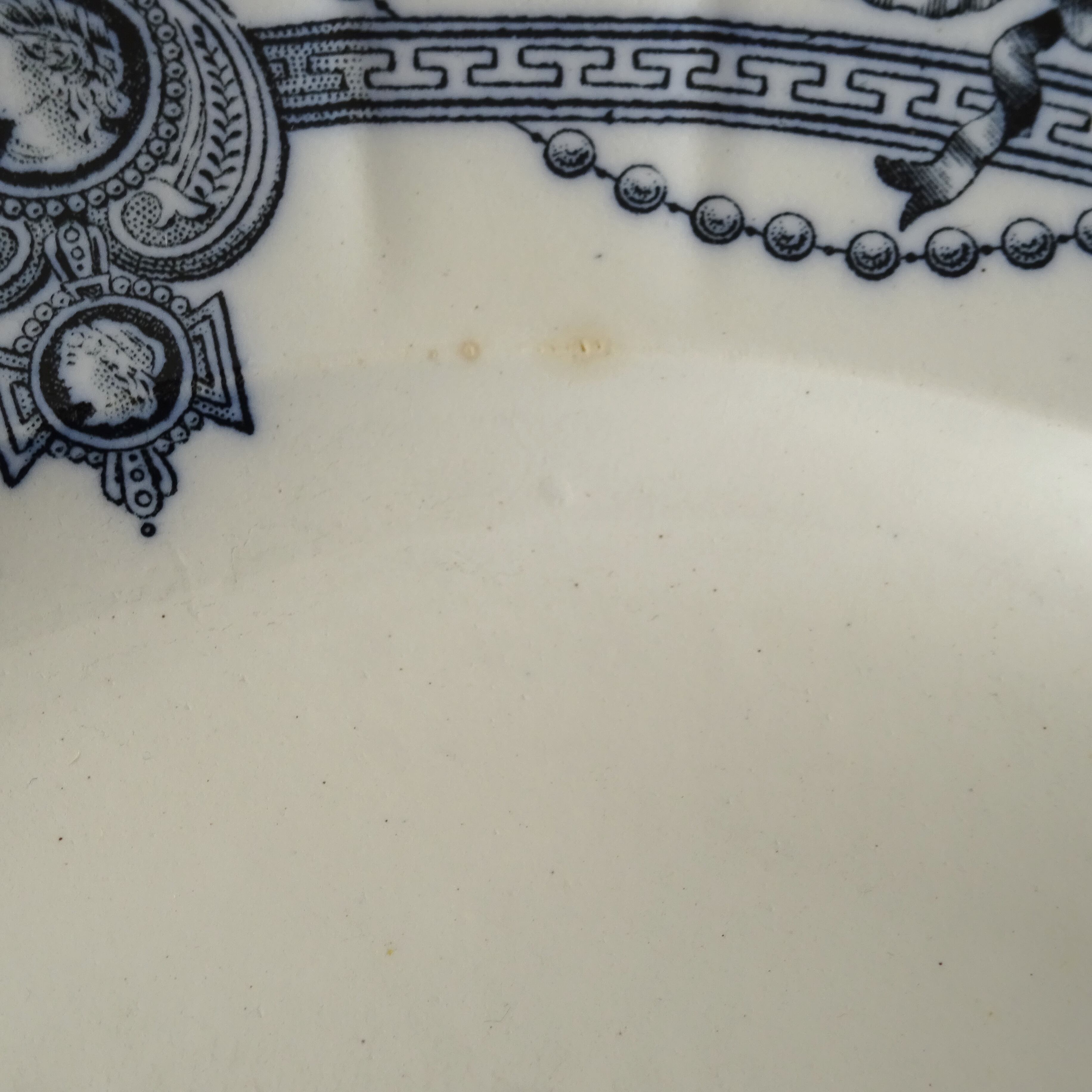 【 Épuisé 】ST AMAND ET HAMAGE NORD  modèle《MÉDAILLON》Assiette plate (C)